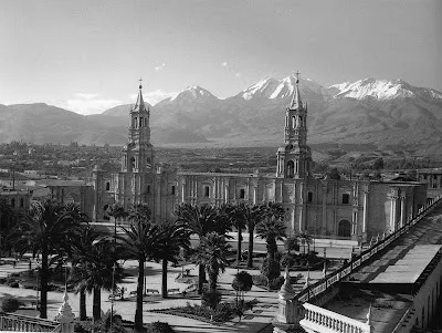 Die Kathedrale von Arequipa mit dem Platz davor, Fotografie von 1884