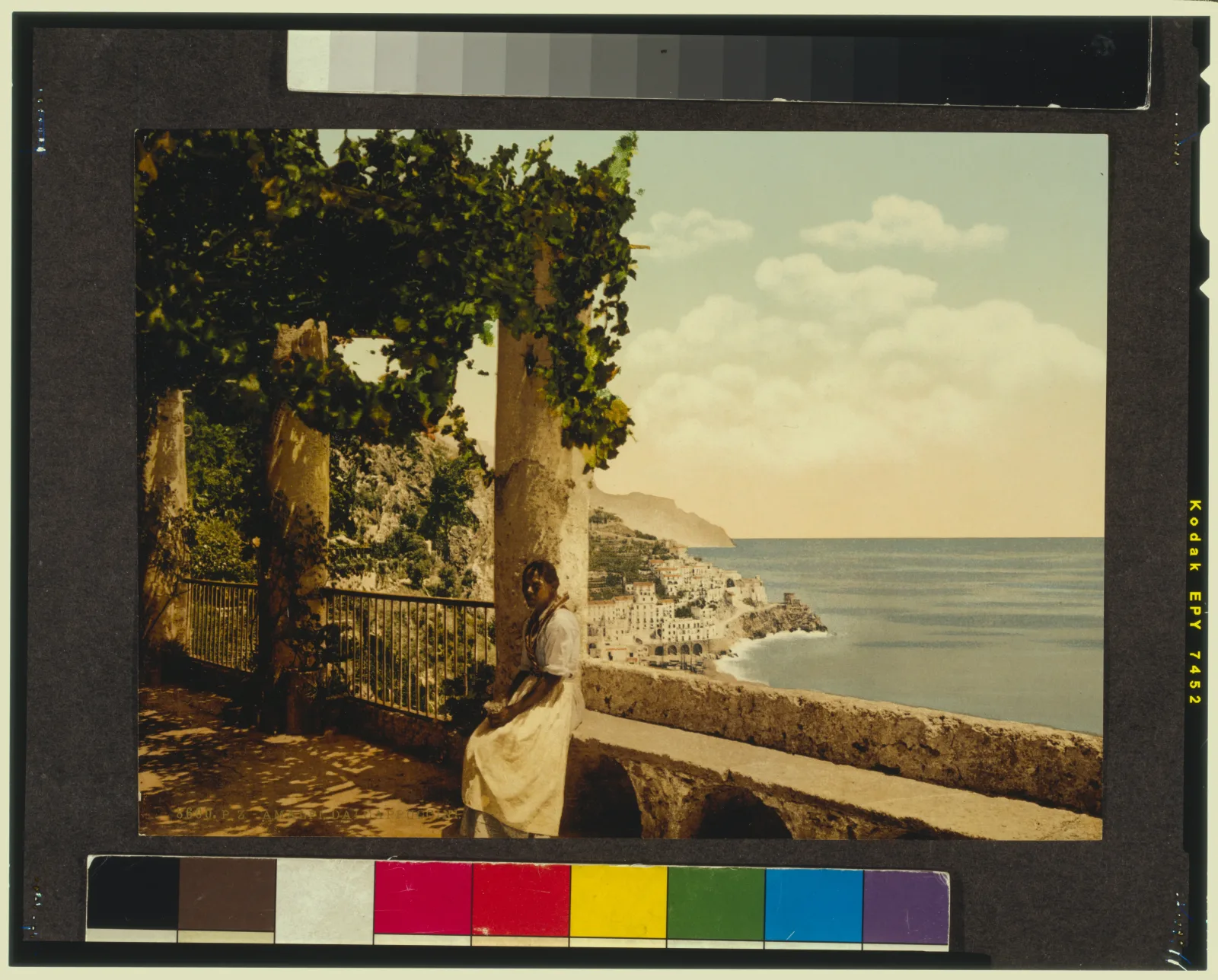 Photochrom-Panorama über Amalfi und die Küstenlinie vom Kloster Capuccini aus